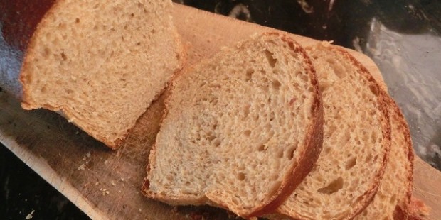 24 horas de reposo permiten que este pan sea más fácil de rebanar.